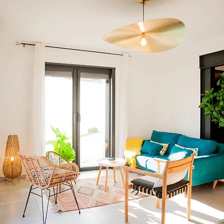 Nomad Home, Avec 1 Parking Prive A 2 Pas De La Cite Medievale Holiday home Carcassonne