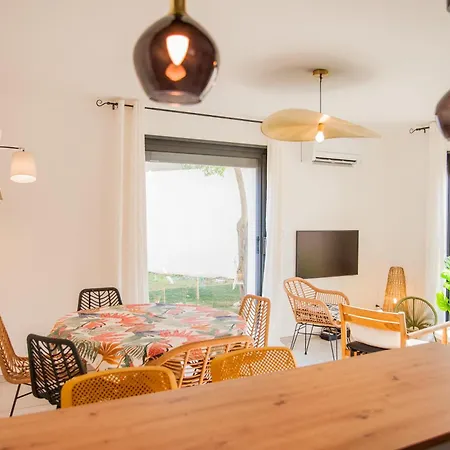 Tatil Evi Maison Nomade Piscine Privee, Parking Et Clim *